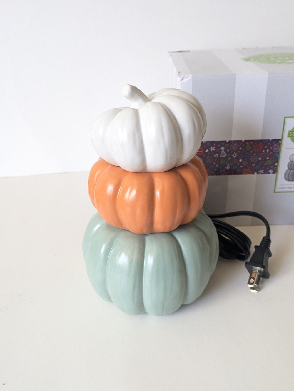 Scentsy - Color Me Pumpkin Warmer - New in Box - Picture 2 of 6